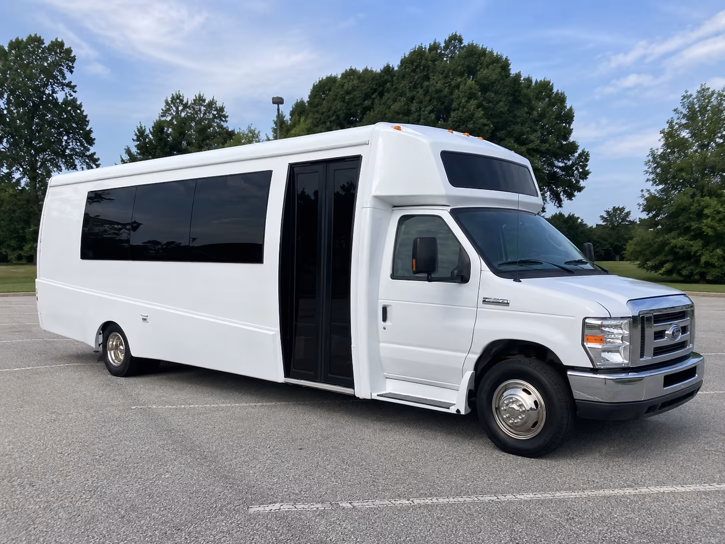 mooresville 18 passenger party bus